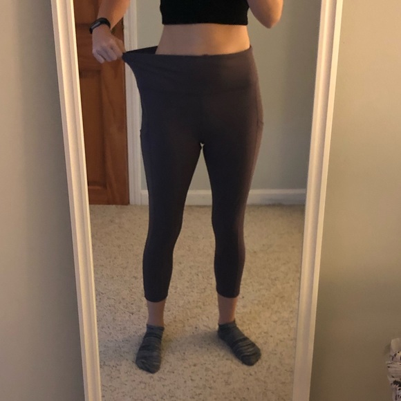 Plum Fabletics Capri Leggings - Picture 1 of 5